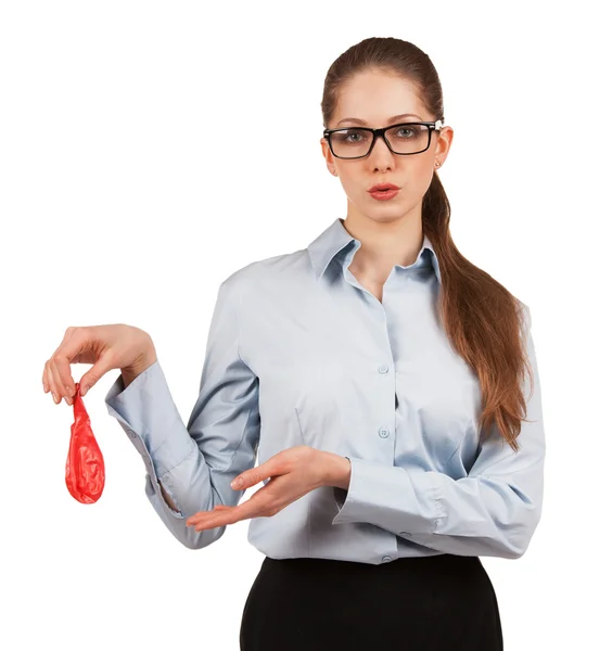 Menina segurando um balão explodiu — Fotografia de Stock