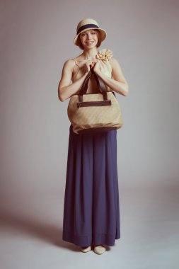 retro kıyafetli kız