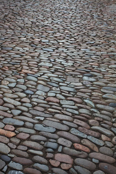 Stadtstraße aus rauem Stein — Stockfoto