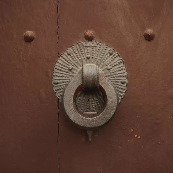 Ancient round doorhandle — Stock Photo, Image