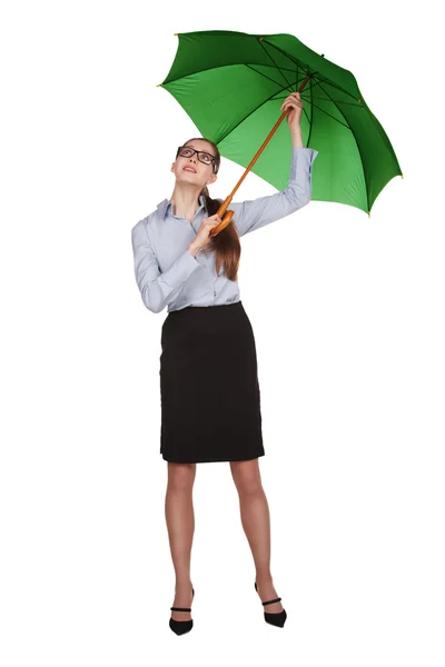 女性が彼の頭の上に傘を開きます — ストック写真