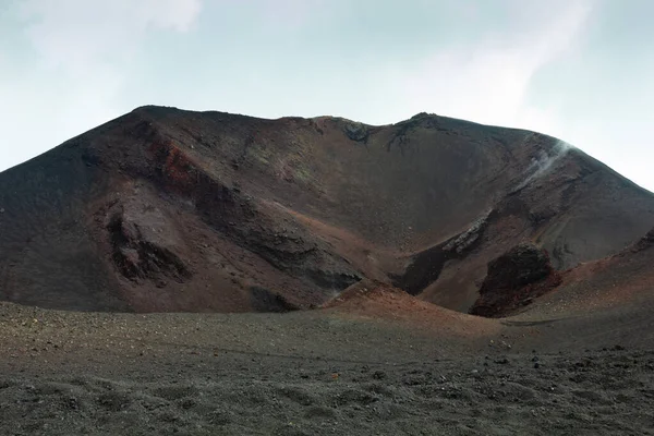 Blick auf den alten Krater des Vulkans Ätna Stockfoto