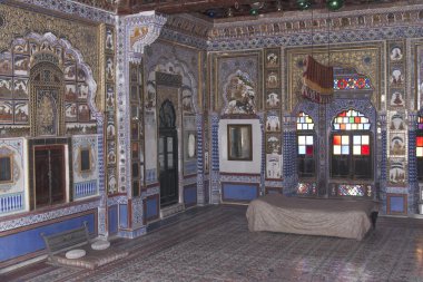 Saray İçi
