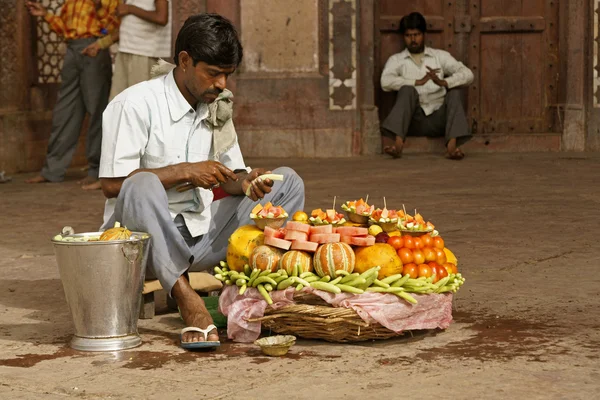 Vendedor de frutas — Fotografia de Stock