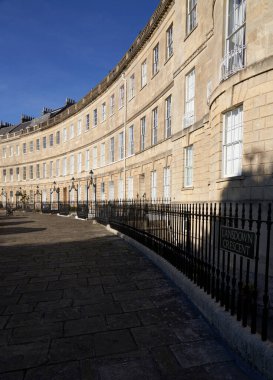 Bath, İngiltere, Birleşik Krallık - 3 Ekim 2021: UNESCO 'nun Dünya Mirası kenti Bath, İngiltere' de tarihi Gürcü hilal