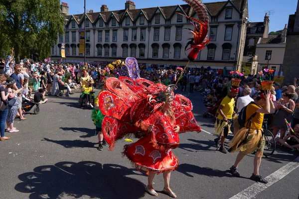 Bath England Velká Británie Července 2022 Karnevalový Průvod Postupující Ulicemi — Stock fotografie