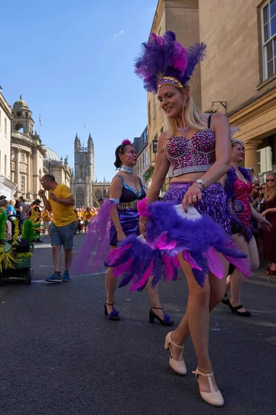 Bath England Velká Británie Července 2022 Tanečníci Ozdobných Kostýmech Vystupují — Stock fotografie