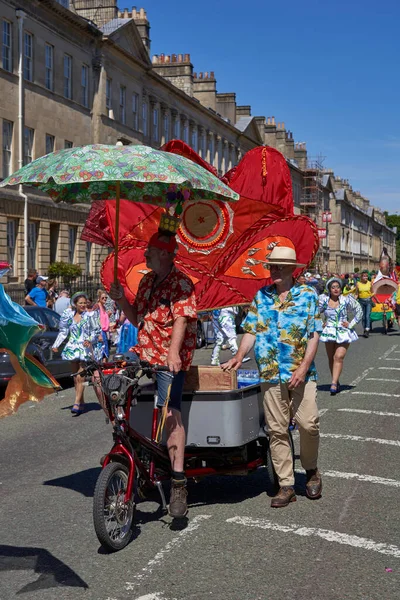 Бат Англия Великобритания Июля 2022 Года Карнавальный Парад Проходящий Улицам — стоковое фото