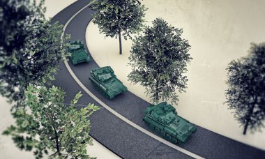 bir yol boyunca tankları