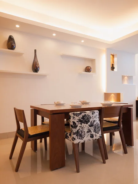 Modern yemek odası.