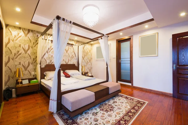Luxus-Schlafzimmer mit chinesischem Stil — Stockfoto