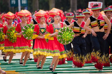 Çin zhuang etnik Festivali dans