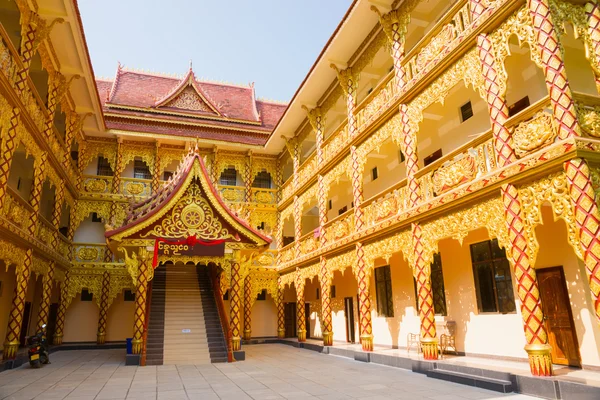 Palais traditionnel bouddhiste thaïlandais — Photo