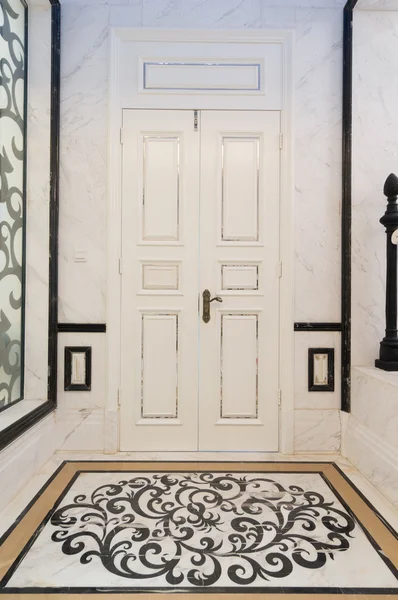 Luxury entrance hall — Stock Photo, Image