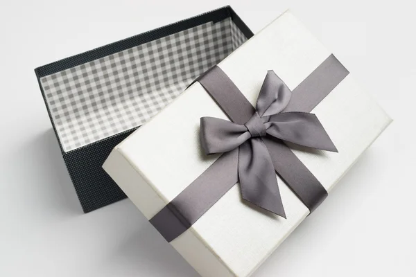 Gift box with nice ribbon — Stock Photo, Image