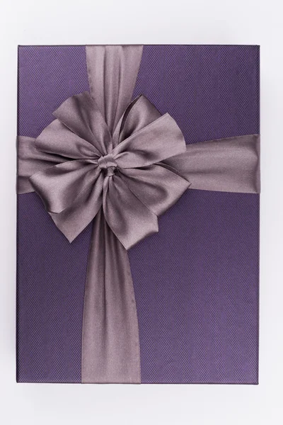 Caja de regalo con cinta bonita — Foto de Stock