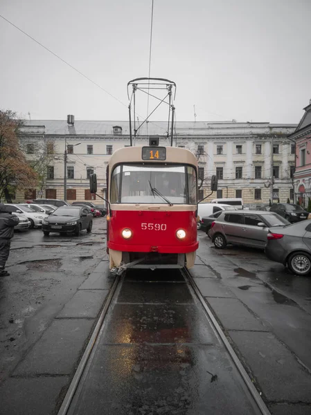 Gamla Röda Tatra Spårvagn Kontrakt Torget Vid Podil Kiev Ukraina — Stockfoto