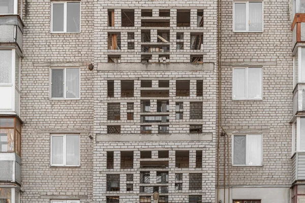 Fachada Antiguo Edificio Apartamentos Ladrillo Soviético Gran Altura Primer Plano — Foto de Stock