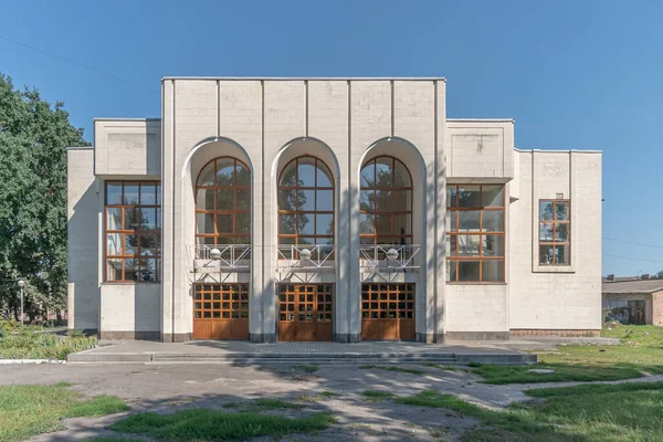 Facciata Una Vecchia Casa Sovietica Della Cultura Nello Stile Del — Foto Stock