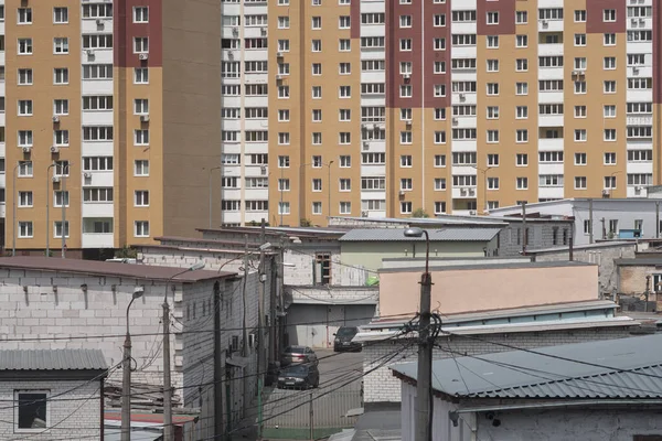 Garagens Caoticamente Densamente Construídas Fundo Edifícios Residenciais Vários Andares Kiev — Fotografia de Stock