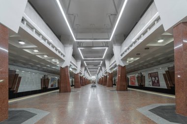 Peremoha metro istasyonunun içi. Kharkiv, Ukrayna - Haziran 2021.
