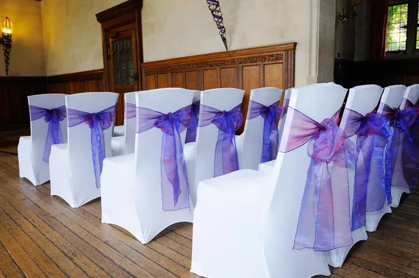 Фіолетовий стілець покриття — стокове фото