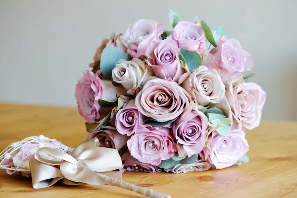 Bouquet de mariées de roses — Photo