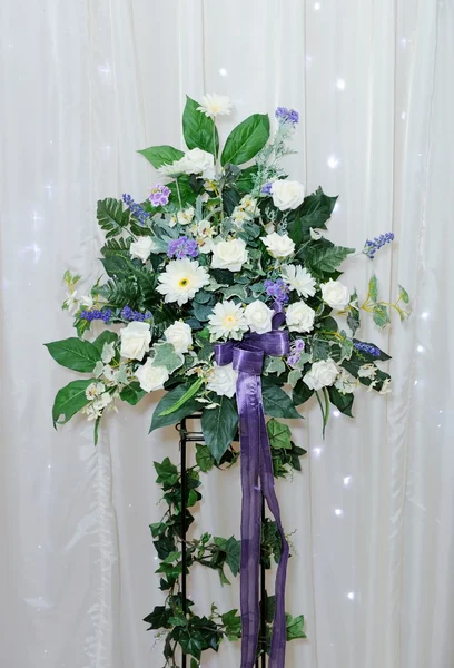 Flower arrangement at wedding — Stock Photo, Image