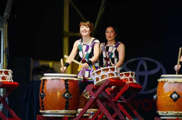 Female taiko drummers — Stock Photo, Image