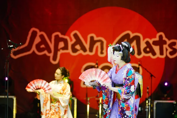 Geisha women dancing — Stock Photo, Image