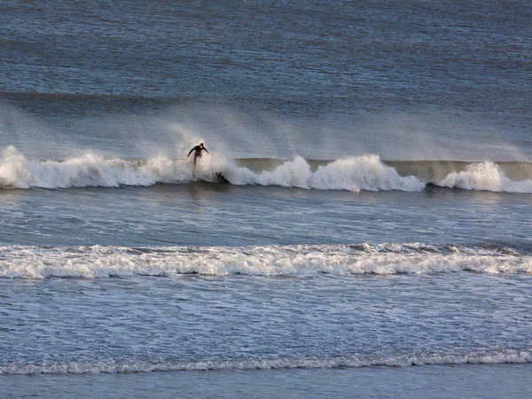 Brekende winter golven — Stockfoto