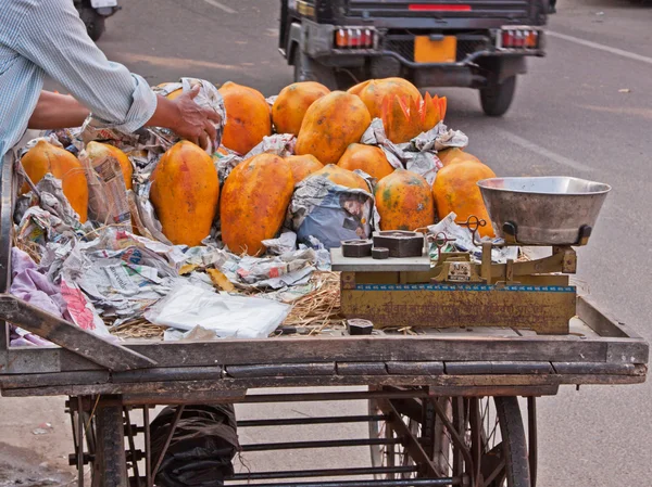 Mango on the go — Stock Photo, Image