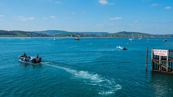 Exmouth Inglaterra Marzo 2019 Barco Pequeño Que Sale Entrada Del —  Fotos de Stock