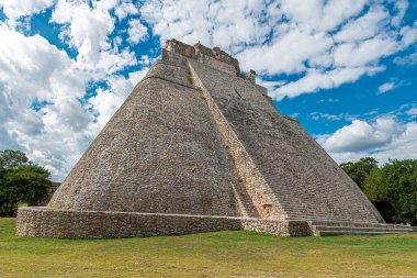 Meksika 'nın Yucatan kentindeki antik Maya şehri Uxmal' in arkeolojik alanı