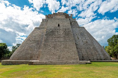 Meksika 'nın Yucatan kentindeki antik Maya şehri Uxmal' in arkeolojik alanı