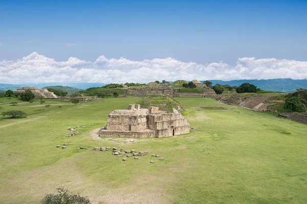 Monte Alban 'daki gözlemevi, arkeolojik alan, Oaxaca, Meksika