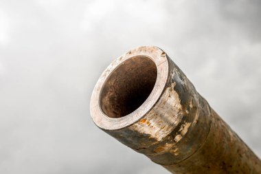 Zırhlı araçlar. Askeri makine. Tank fıçısı. Ukrayna 'daki savaş. Rus saldırganlığı. Kitle imha silahları. Acımasız metal..