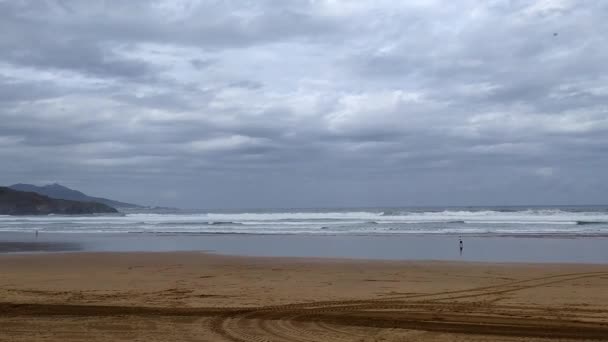 Way James Camino Santiago One Person Beach Rainy Weather Gloomy — Video