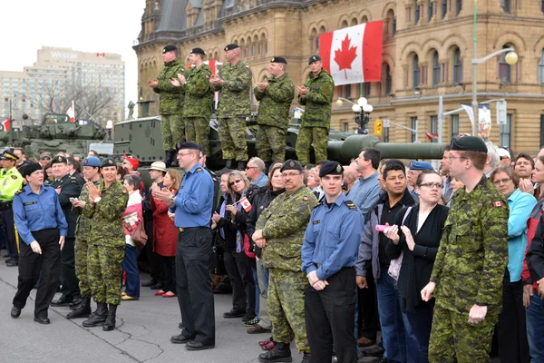 Canadá honra a veteranos que sirvieron en Afganistán — Foto de Stock