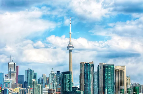 Horizonte Toronto Contra Céu Azul Com Muitas Nuvens Tomado Partir — Fotografia de Stock