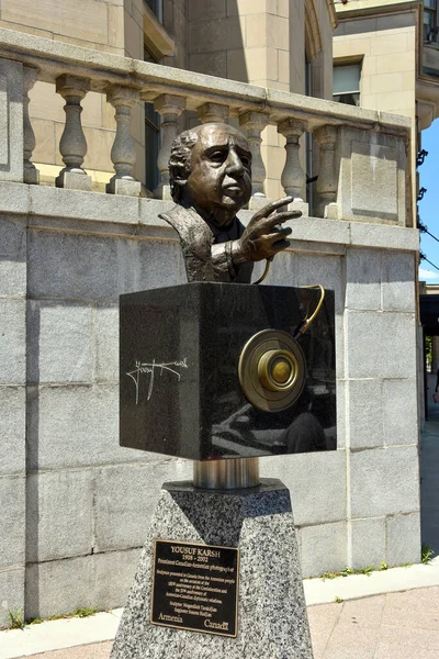 Ottawa Canada Statua Yousef Karsh Famoso Fotografo Ritratti Canadese Armeno — Foto Stock