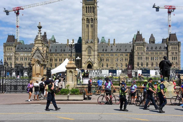 Ottawa Julho 2022 Parliament Hill Com Ponto Entrada Segurança Para — Fotografia de Stock