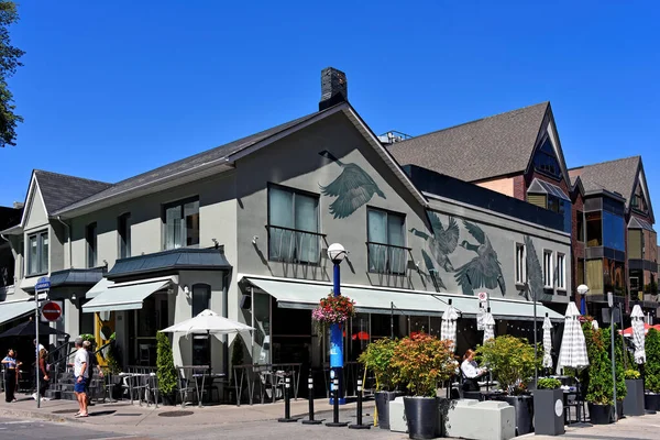 Toronto Canada Augustus 2022 Sassafraz Een Trendy Yorkville Monument Dat — Stockfoto