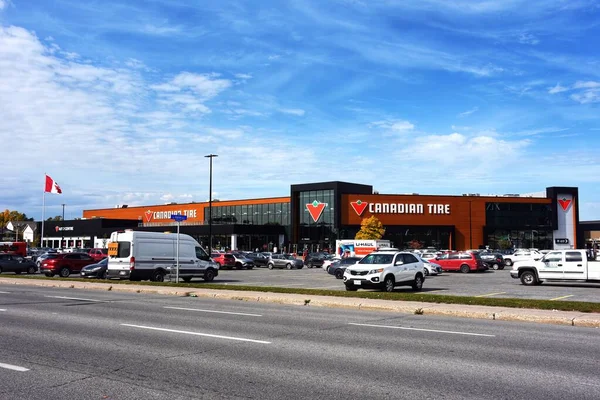 Ottawa Canada October 2022 People Flock New Largest Canadian Tire — Stock Photo, Image