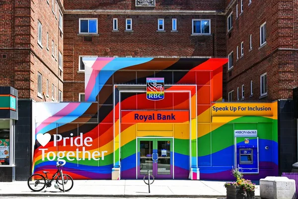 Toronto Canada August 2022 Royal Bank Painted Rainbow Colors Church — Stock Photo, Image