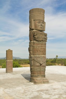 Toltec heykel oluklu