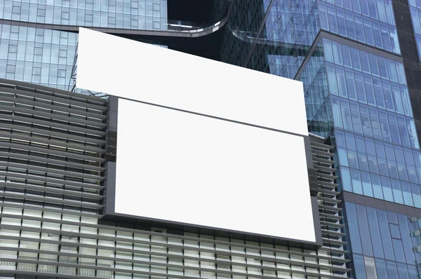 Tom skyltat på yttre glas curtain wall — Stockfoto