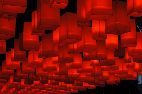 Lanterne rosse appese — Foto Stock
