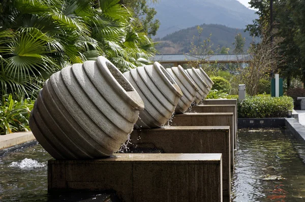 Brunnen aus dem steinernen Bottich — Stockfoto