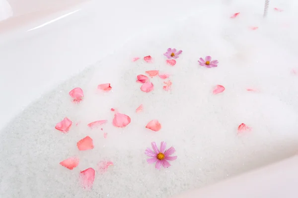 꽃 거품 목욕 — 스톡 사진